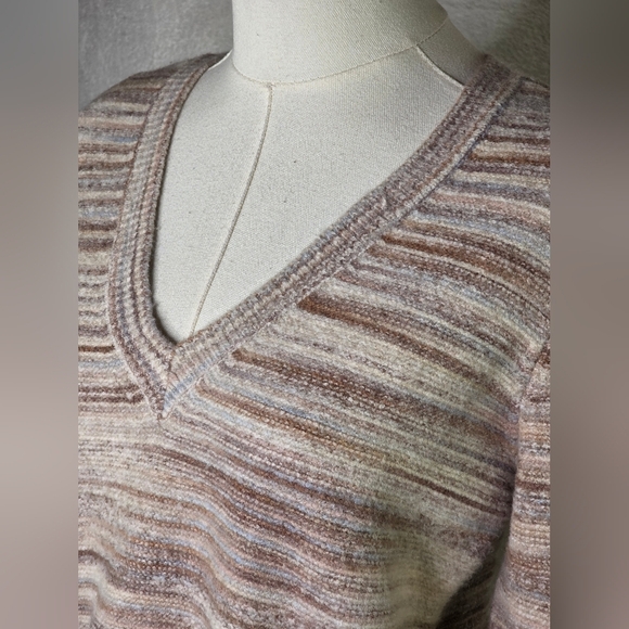 ATM Anthony Thomas Melillo Space Dyed V-Neck Sweater Neutral Stripe Small NWT - Picture 5 of 11